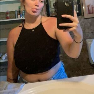 SHEIN crop top ties at the top size L good condition worn once